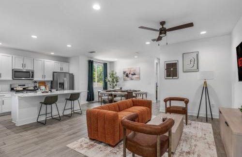 MLK Casa | Combined Home Near Downtown and East Austin Up to 18