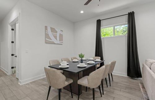 MLK Casa | Combined Luxurious Home - Up to 18 Guests