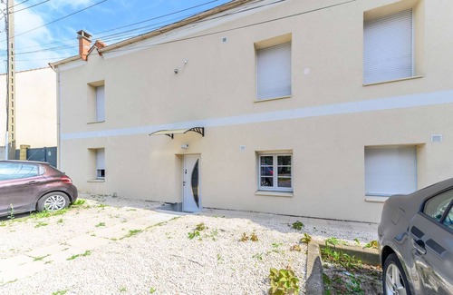 Tremblay-les-Gonesse Apartamento | Come and discover the cocoon of l'impasse in Tremblay en France with our Deluxe studio!