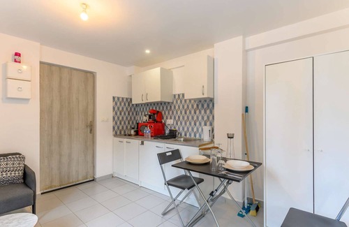 Tremblay-les-Gonesse Apartamento | Come and discover the cocoon of l'impasse in Tremblay en France with our Deluxe studio!