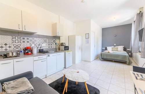 Tremblay-les-Gonesse Apartamento | Come and discover the cocoon of l'impasse in Tremblay en France with our Deluxe studio!