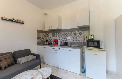 Tremblay-les-Gonesse Apartamento | Come and discover the cocoon of l'impasse in Tremblay en France with our Deluxe studio!
