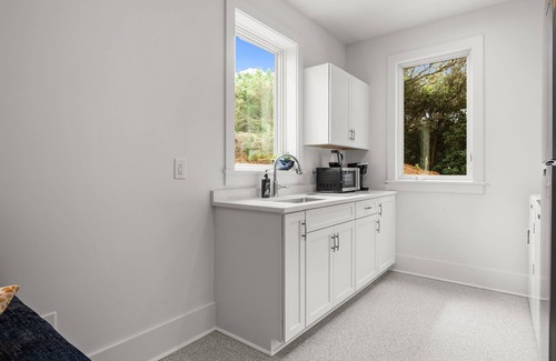 Emerald Isle Casa | Come Away – Brand New 5BR Oceanfront, Sleeps 10, Private Pool, Dog Friendly