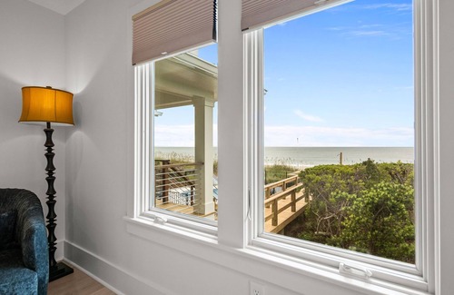 Emerald Isle Casa | Come Away – Brand New 5BR Oceanfront, Sleeps 10, Private Pool, Dog Friendly