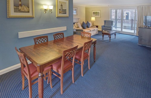 Yachting Village Apartamento | ¡Ven a celebrar la primavera en Newport!
