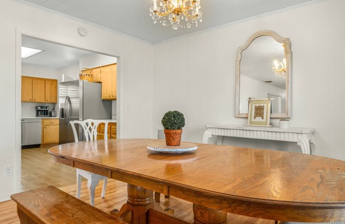Florida South Atlantic Coast Casa | Come enjoy beautiful Lake Isis Cottage.