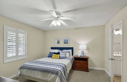 Saint Simons Heights Condominio | Come enjoy Island life, stay at condo with pool - Call for monthly discount