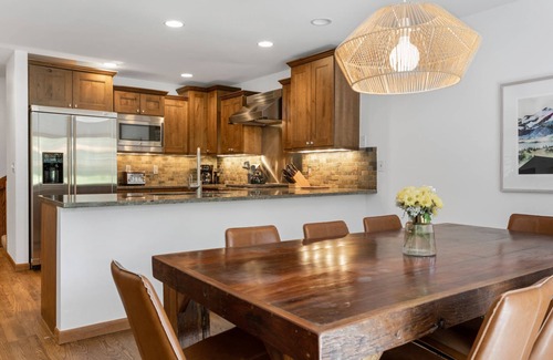 Eagle-Vail Casa | Come Enjoy Our 3000 Sq Ft Home & Built-In Hot Tub - Gather Up Your Family and Friends!