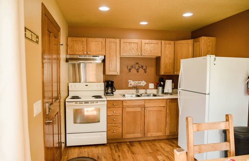 Hill City Cabina | Come enjoy Saddle Ridge!