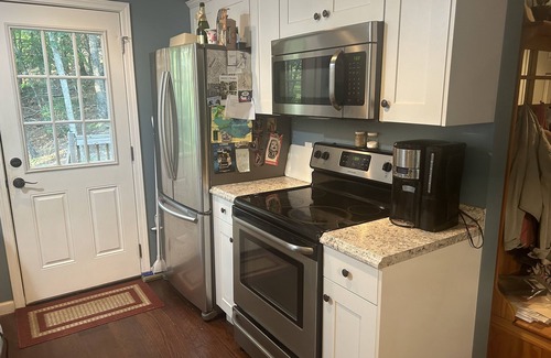 Etowah Casa | Come enjoy the fall foliage in Western North Carolina at our mountain house!