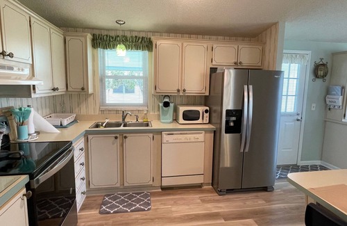Silver Lake Casa | Come Enjoy The Golf Course View! This 2 bdrm Home Awaits You