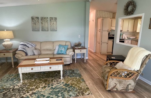 Silver Lake Casa | Come Enjoy The Golf Course View! This 2 bdrm Home Awaits You