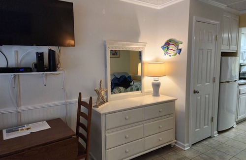Atlantic Beach Apartamento | Acceso a la playa, gran piscina; con piscina para niños, wifi, televisión de pantalla plana, acceso a la rampa para botes