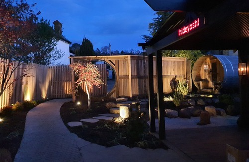 Hepburn Cabaña | Come for the delicious 2.6 tonne outdoor bath. Stay for everything else!
