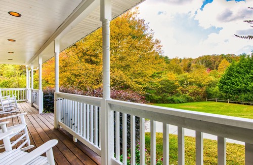 Horse Shoe Casa | Come make s’more memories at Horse Shoe Haven