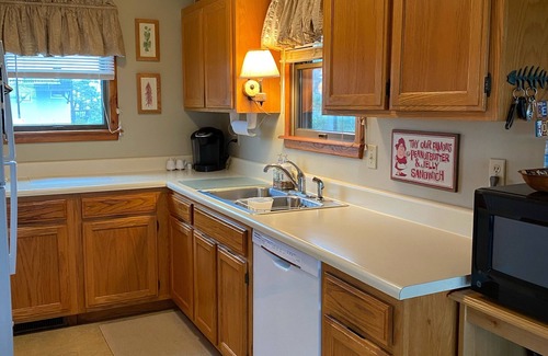 South Nags Head Cabaña | ¡Vamos "abajo del sur"! 3br / 2ba, a pasos del océano, hermosas vistas del atardecer