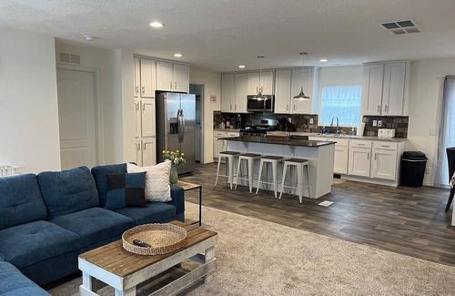 Cody Casa | Come relax at the Salsbury Star!