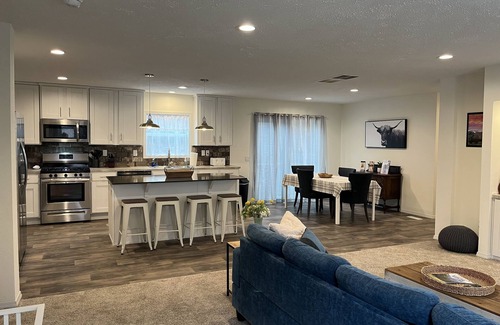 Cody Casa | Come relax at the Salsbury Star!
