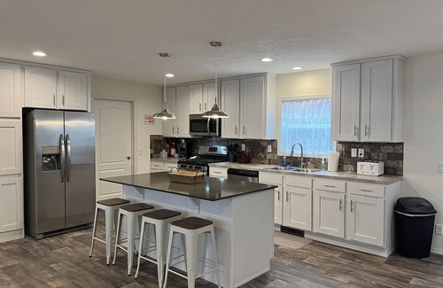 Cody Casa | Come relax at the Salsbury Star!