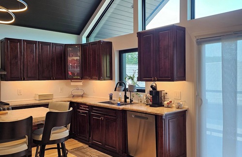 Utterson Apartamento | Come See the Fall Colors 2 Bedroom Executive Apartment in Utterson