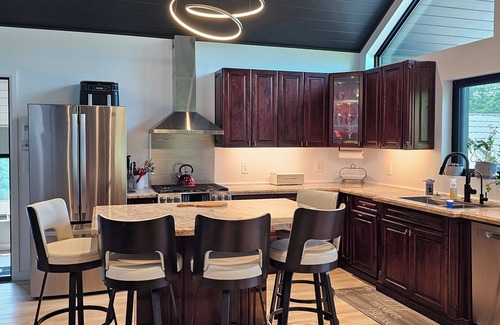 Utterson Apartamento | Come See the Fall Colors 2 Bedroom Executive Apartment in Utterson