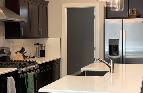 St. George Casa | COME SEE YOUR GRANDKIDS!/BUILDING?STAY NEARBY/VIEWS/BIKE/HIKE/5 STAR! 3/26 0PEN