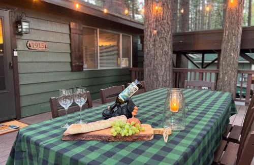Pioneer Trail Casa | Come Snuggle Up at Cozy Bear Cabin