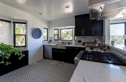 Hollywood Hills Casa | Come stay at a Very Special Place