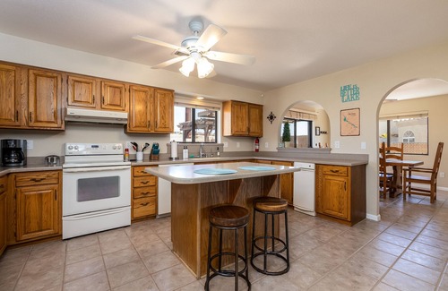 Lake Havasu City Casa | Come stay at the Pirate’s Den in Lake Havasu!