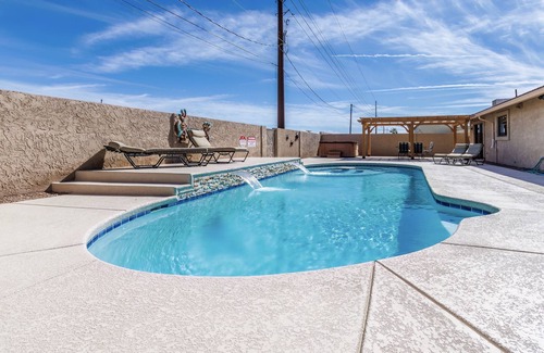 Lake Havasu City Casa | Come stay at the Pirate’s Den in Lake Havasu!