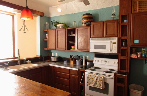 Hot Springs Apartamento | Newly remodeled room at Fall River Suites, NO cleaning fee