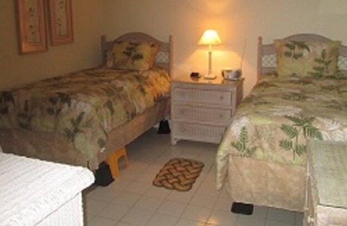 Bolongo Bay Condominio | Disfrute de su estancia en el paraíso! Disfrute de la Playa, Océano y piscina a pocos pasos del condominio!