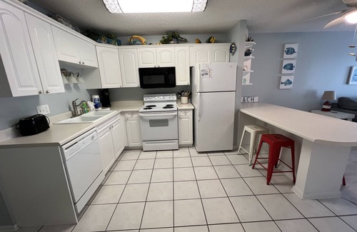 Winfield Condominio | Come stay in this 2 bedroom at Gulf Shores Plantation! Relaxation awaits you!