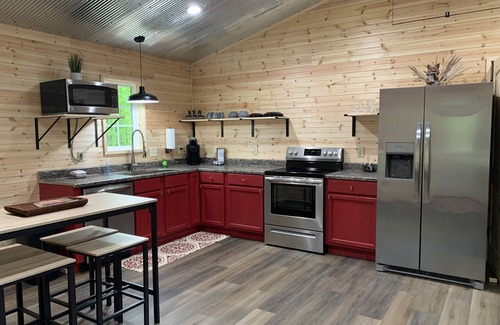 Fort Payne Cabina | Come wind down in the woods! Cozy cabin with hot tub! Fox Hole atLittleRiver