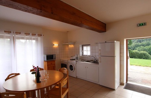 Saint-Georges-de-Rouelley Cabaña | Agradable casa rural en St Georges de Rouelley, se aceptan animales, vista al valle