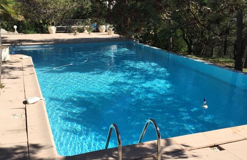 Saint-Hilaire-de-Brethmas Casa | Villa confortable con piscina privada sin vecinos en una zona tranquila