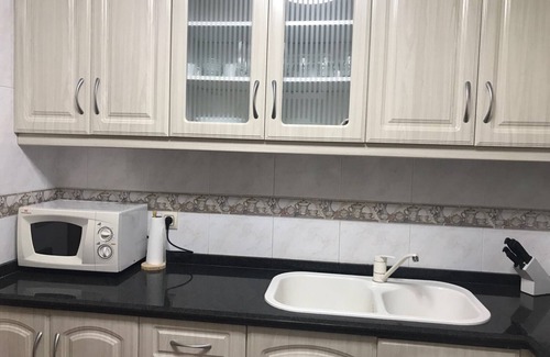 San Vicente del Raspeig Condominio | Confortable piso de cuatro dormitorios cerca de la playa