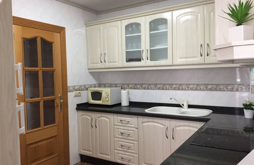 San Vicente del Raspeig Condominio | Confortable piso de cuatro dormitorios cerca de la playa