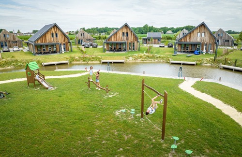 Witmarsum Casa | Comfort 4-person residence in the holiday park Landal Elfstedenhart