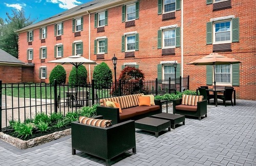 Tinton Falls Apartamento | Comfort and Convenience! Pets Allowed, Near Wampum Lake Park