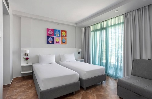 Ulcinj Hotel | Comfort and Convenience! 2BR Suite w/ Swim-up pool! Playground & Tennis Courts