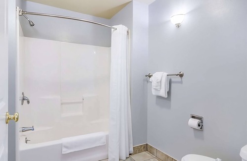 Aberdeen Complejo | Comfort and Convenience in GuestHouse Montesano! Free Parking, Pet-friendly