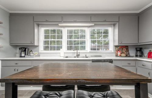 Pine Bluff Casa | Comfort and Joy