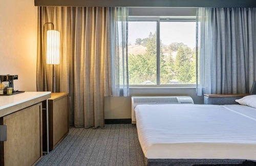 San Ramon Casa | Comfort and Relaxation! TWO Relaxing Units with Free Parking, Outdoor Pool!