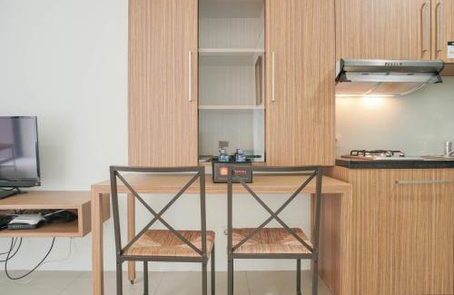 Senayan Apartamento | Comfort and Simply Studio Tamansari Semanggi Apartment By Travelio