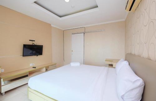 Kampung Bali Apartamento | Comfort and Strategic 1BR at The Boulevard Apartment By Travelio