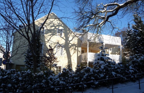 Annaberg-Buchholz Apartamento | Apartamento confort para 2-8 personas, 100m², 3 sep., Sep. Sala de estar, 2 baños