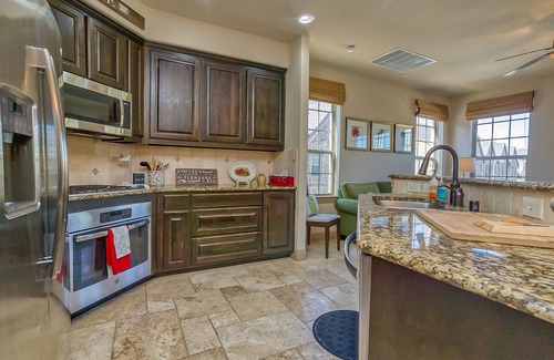 Legacy Park Casa | Comfort, Beauty & the Coolest Spot in Town - Shops@Legacy! 3Bdrm/Media Rm