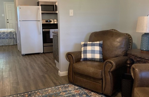 Magnolia Casa | Comfort & Charm....Long Term Stays Considered.