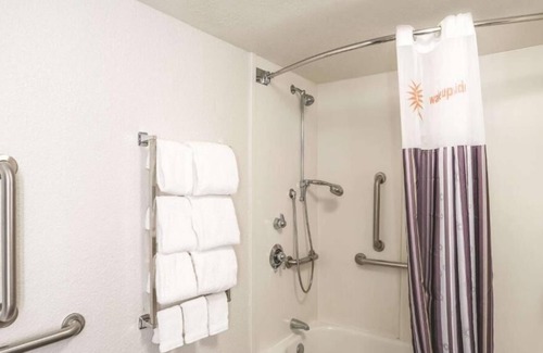 Ahwatukee Foothills Casa | Comfort & Convenience, 2 Sleek Units, Free Breakfast, Free Parking, Pool